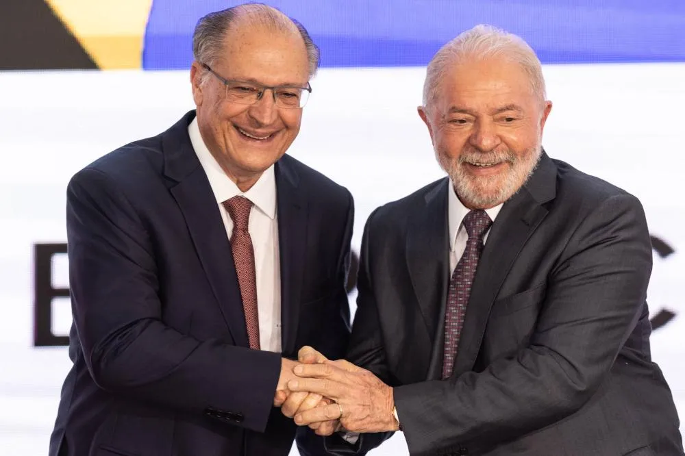Lula bate o martelo e confirma Alckmin como vice para 2026