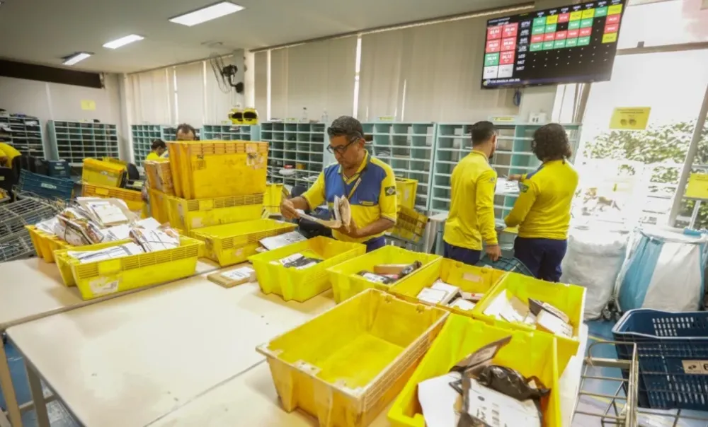 Correios enfrentam crise bilionária e plano de demissão tem baixa adesão