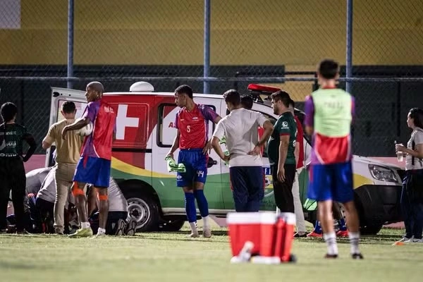 Jogador passa mal antes de partida e mobiliza atendimento em estádio