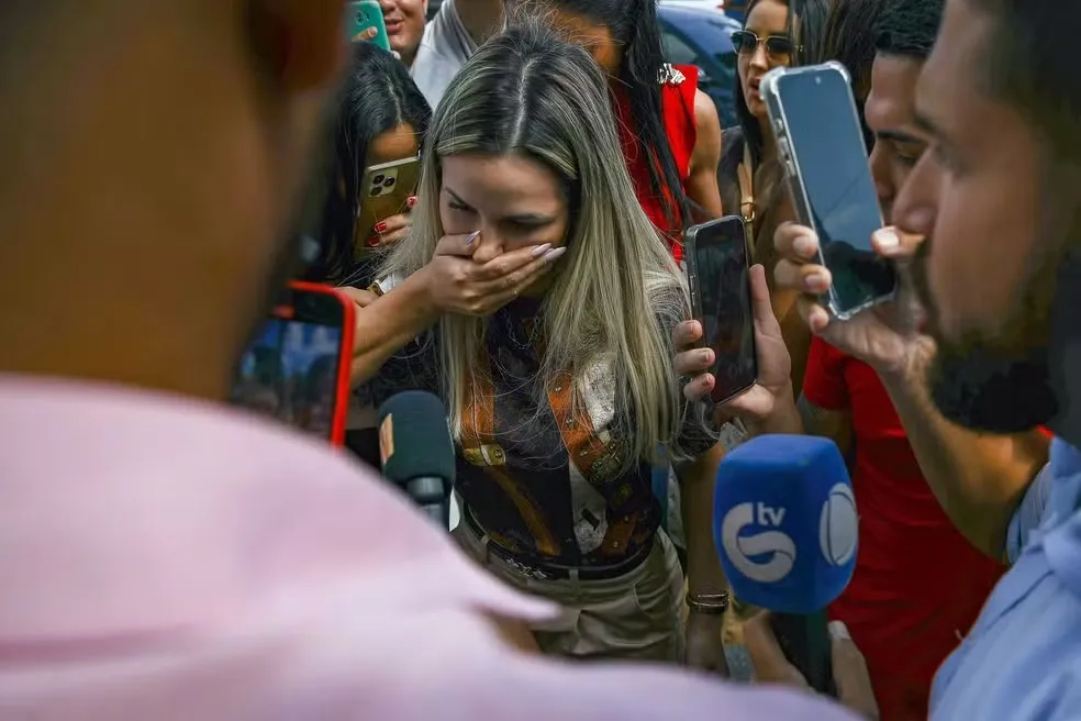 Justiça manda soltar Deolane Bezerra e mais 17 investigados em esquema de lavagem de dinheiro e jogos ilegais