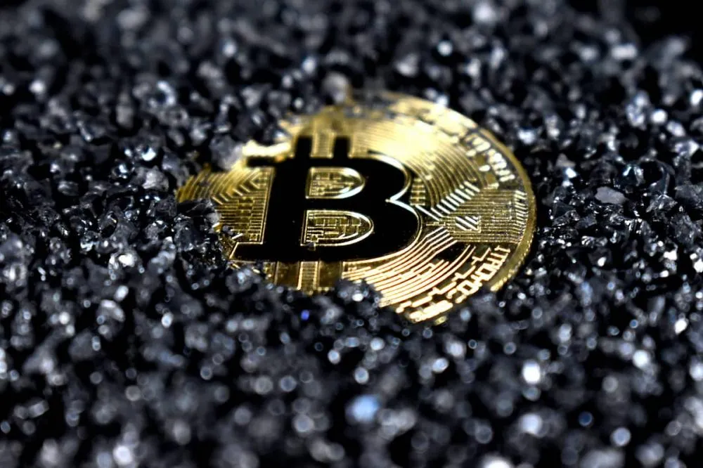 Bitcoin: o que é, como funciona e por que a moeda digital divide opiniões no mundo