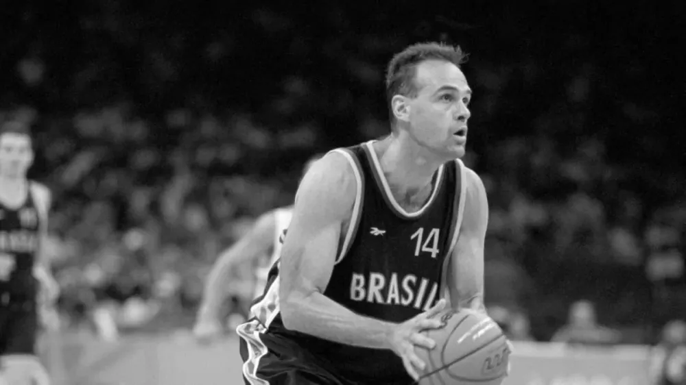 Morre Oscar Schmidt, ícone do basquete brasileiro e lenda olímpica aos 68 anos