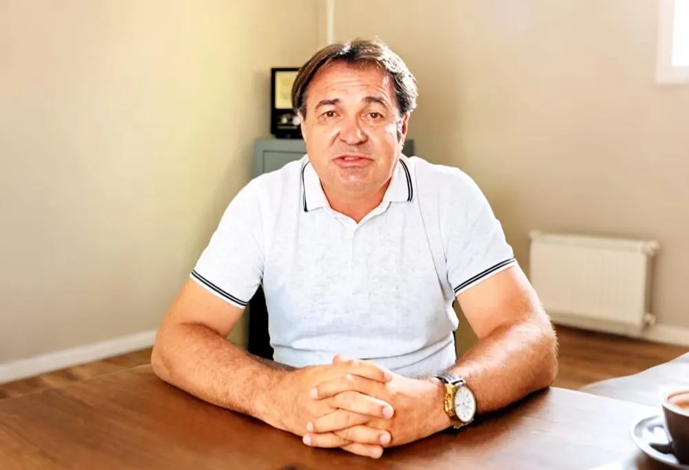 Movimento silencioso esvazia o Karnak e adesão de Galeguinho reforça avanço da oposição