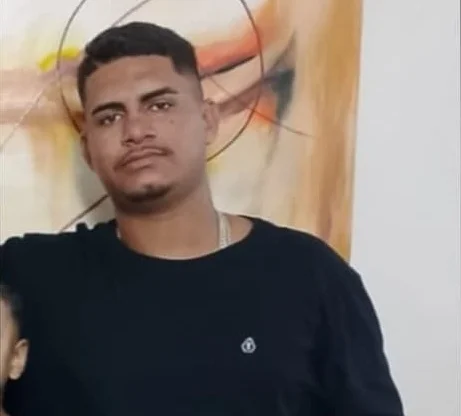 Jovem é surpreendido e morto a tiros em bairro de Picos no Piauí