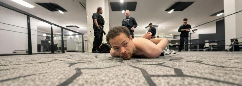 Conheça o homem que tentou invadir o jantar com Trump e expôs as falhas do sistema de segurança