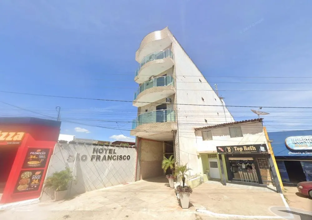Hotel desaba no interior do Ceará e termina em tragédia