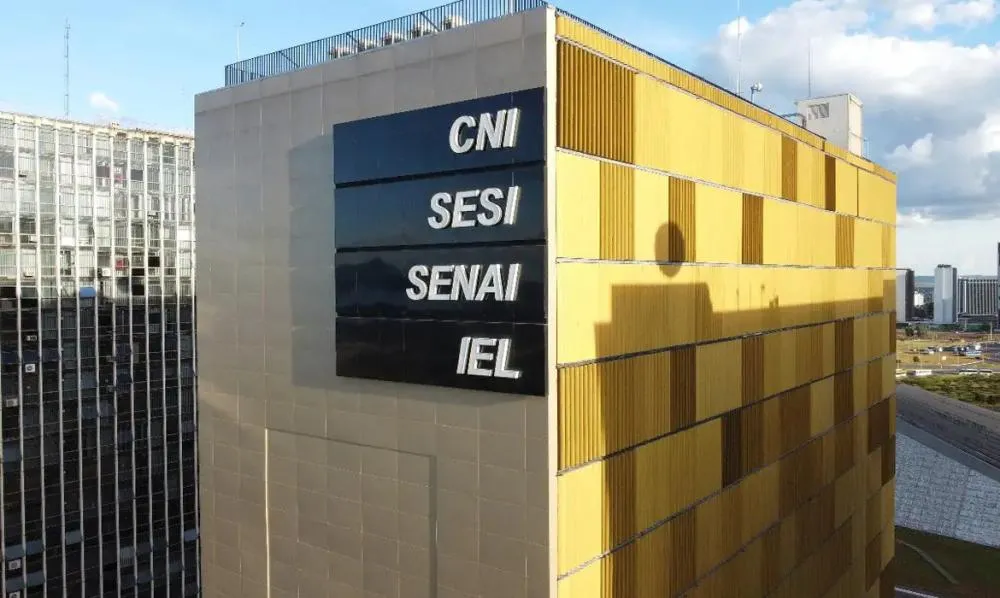 CNI se posiciona contra fim da escala 6x1 e alerta para impacto bilionário na economia