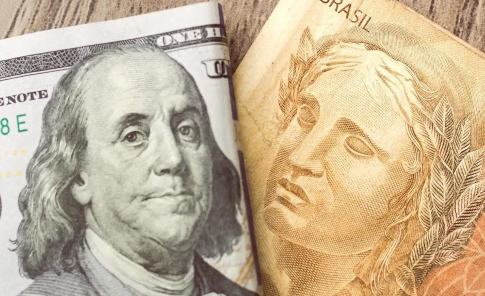  Dólar dispara quase 2% e vai a R$ 5,75 