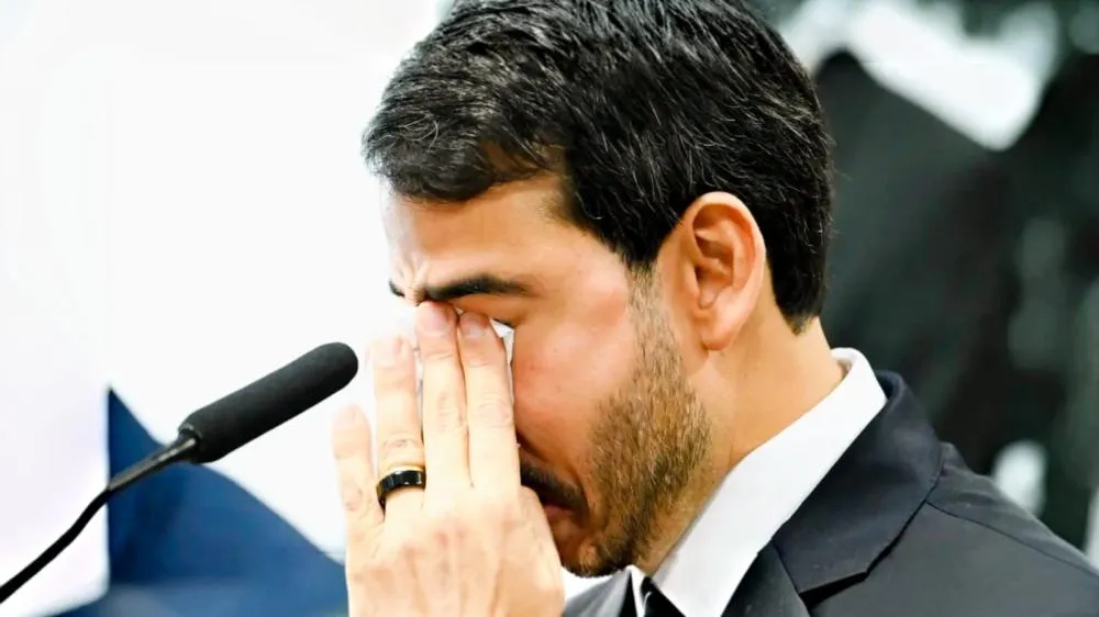O anel de Messias: símbolo, suposição e a pressa em rotular