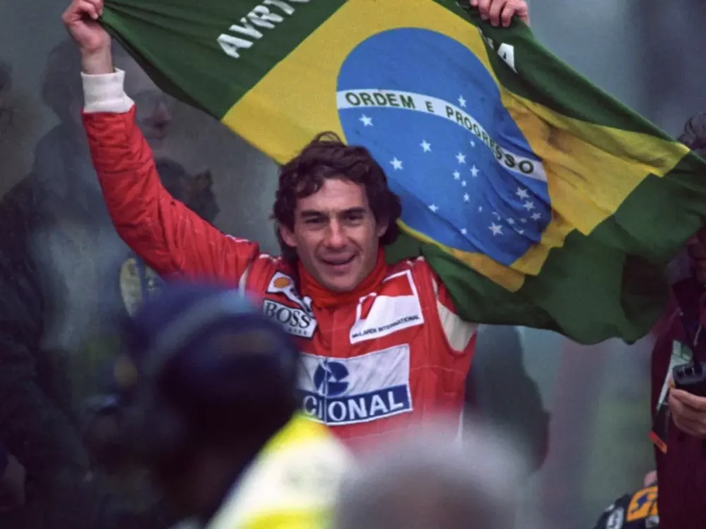 Ayrton Senna é lembrado 32 anos após morte que marcou o Brasil e a Fórmula 1