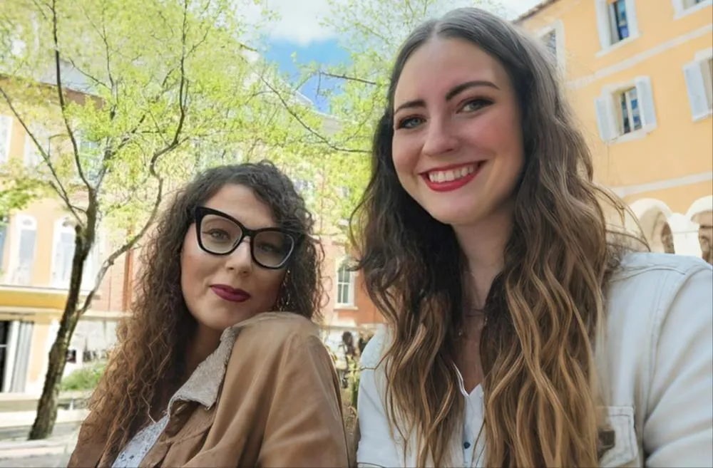 ABSURDO: duas mulheres são presas ao fugirem com criança para fazer cirurgia de troca de sexo