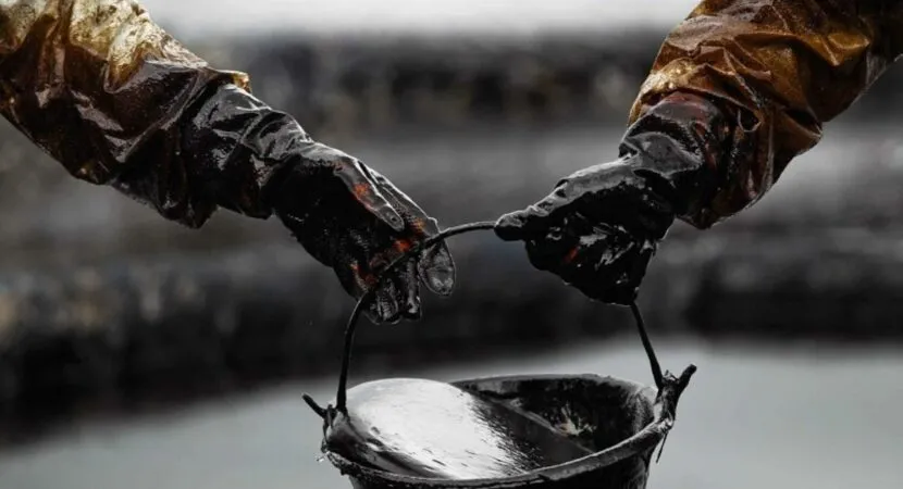 Petróleo desafia lógica do mercado e intriga analistas