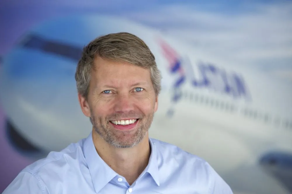 Fim da escala 6x1 acende alerta na aviação brasileira, diz CEO da Latam