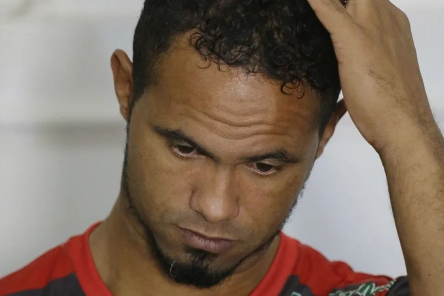 Justiça mantém prisão de Bruno e reforça que liberdade condicional não é salvo-conduto