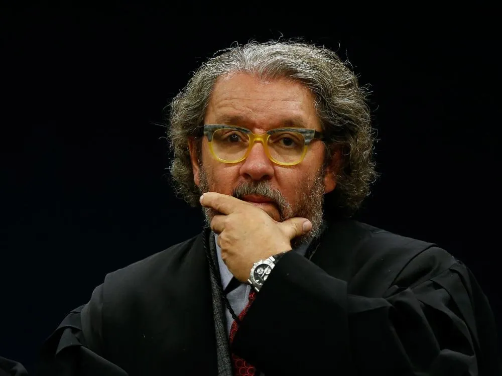 Advogado Kakay deixa defesa de Ciro Nogueira