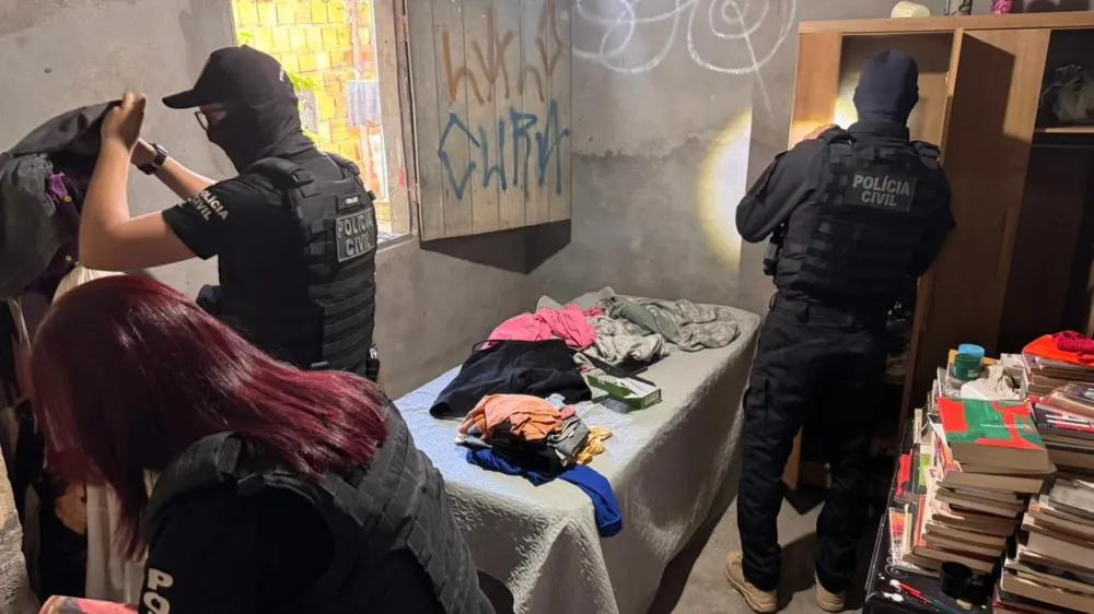 Polícia cumpre mandados contra suspeitos de pichações em Parnaíba