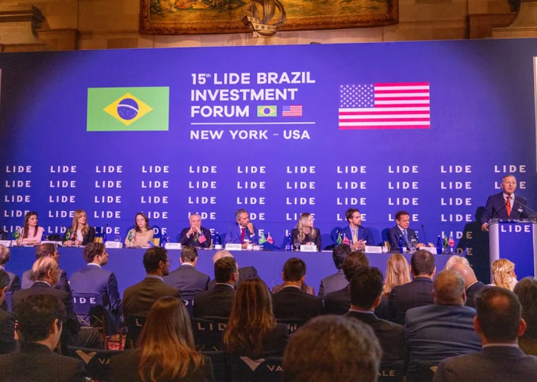 Brasil ganha destaque global em debates sobre energia, tecnologia e indústria