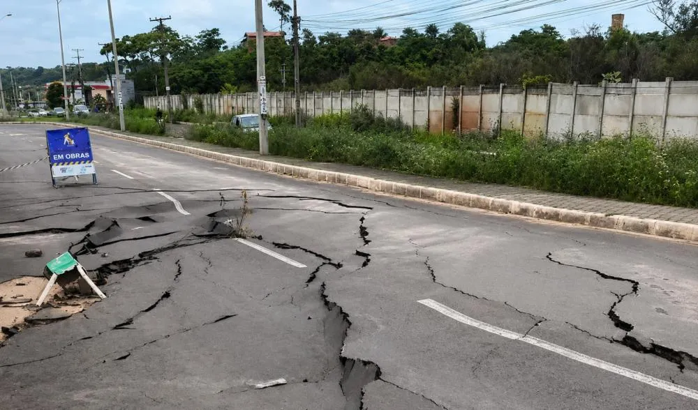 Avenida nova afunda em Teresina e expõe fragilidade da mobilidade urbana