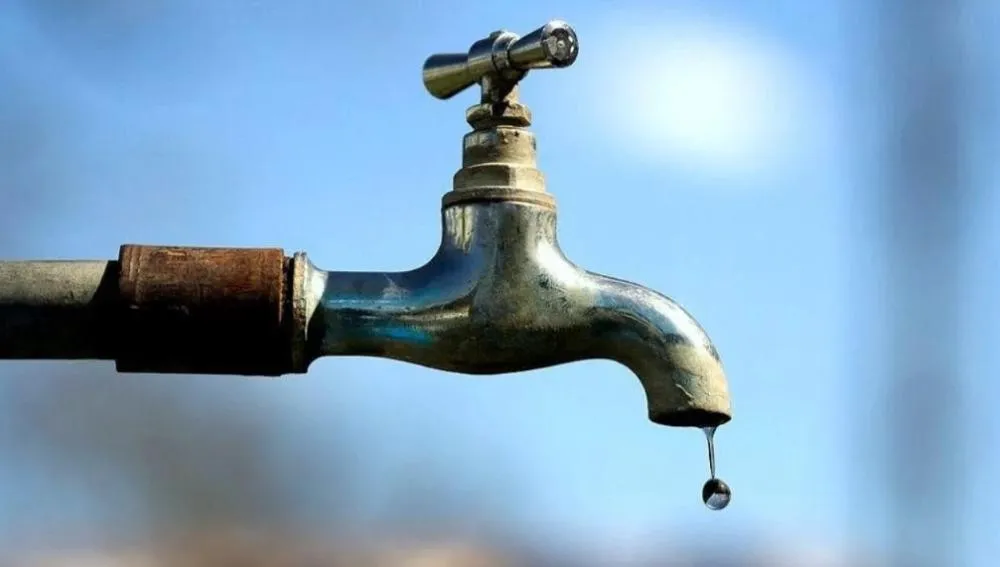 Águas de Teresina deixa bairros inteiros sem água e revolta moradores neste sábado