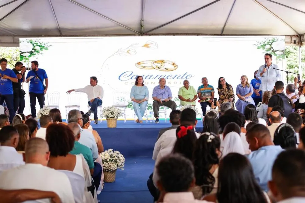 Casamento comunitário no Parque da Cidadania emociona famílias e reúne lideranças políticas em Teresina