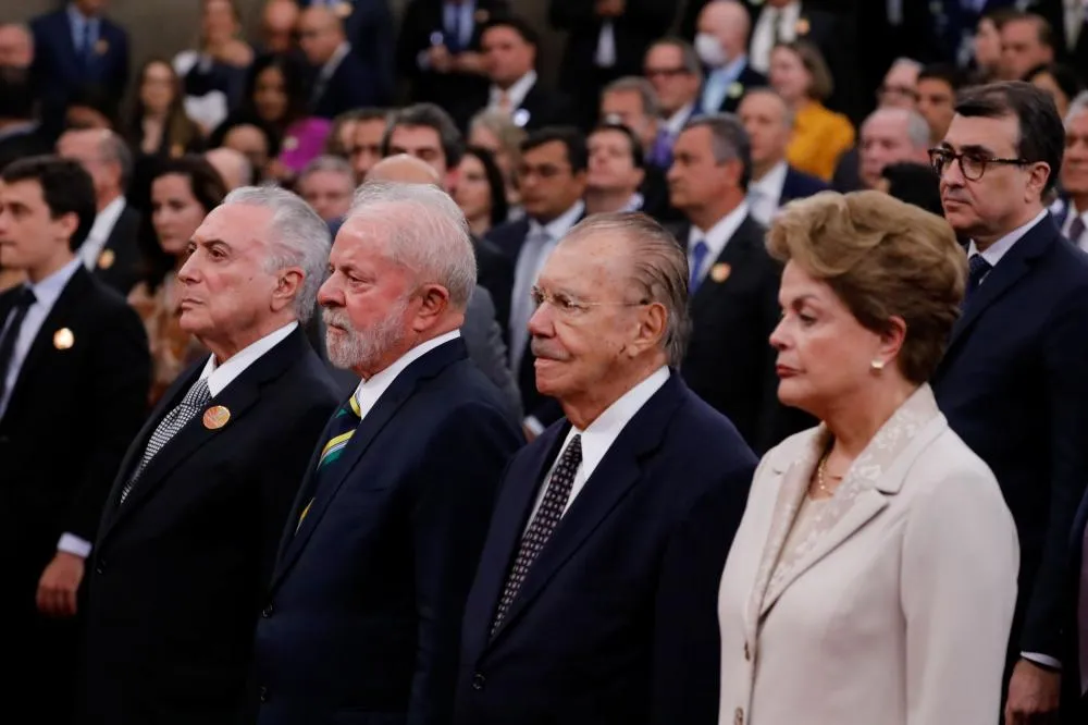 Nossos presidentes não falam inglês, e isso diz muito sobre nós