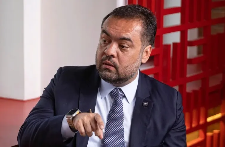 PF aponta “alinhamento político” entre Cláudio Castro e dono do Banco Master em esquema bilionário