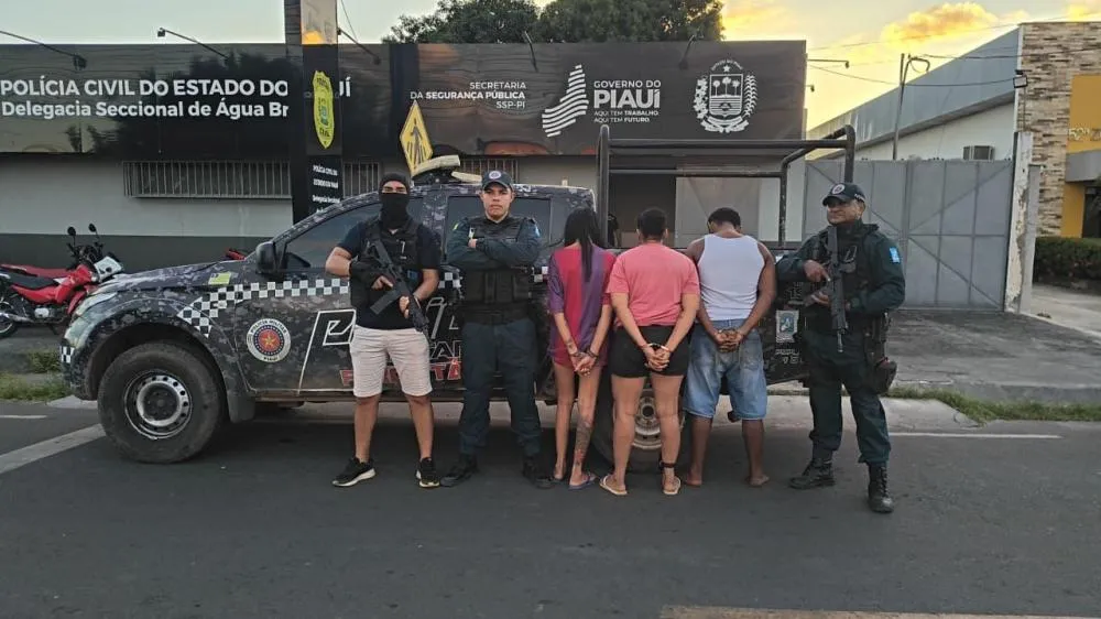 Trio é preso com drogas e dinheiro durante operação da PM em Água Branca