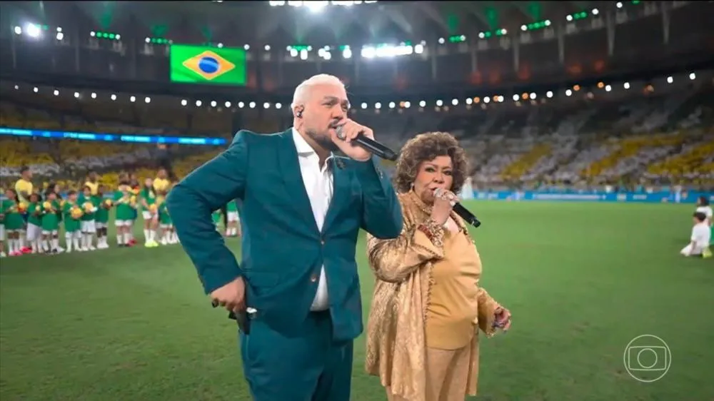  Apresentação de Belo e Alcione no Hino Nacional vira meme e gera enxurrada de críticas