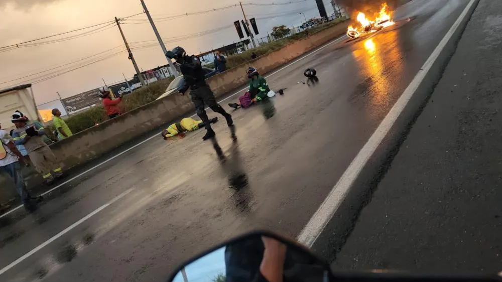 Motociclista morre após acidente e moto pega fogo na BR-316 em Teresina