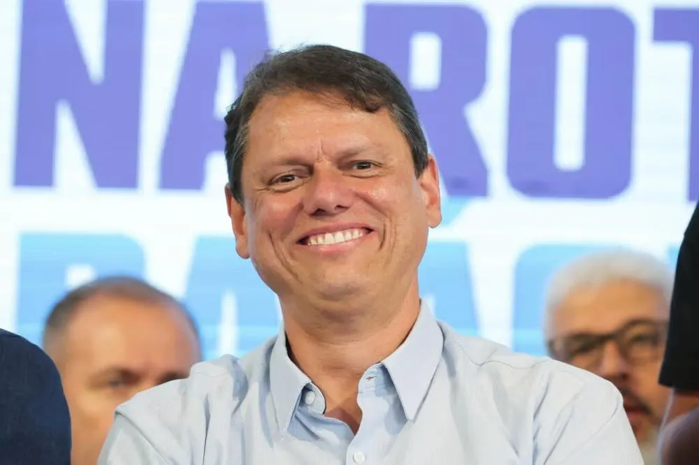 Haddad vira alvo de Tarcísio e ganha apelido de “ministro da Fazenda do Paraguai”